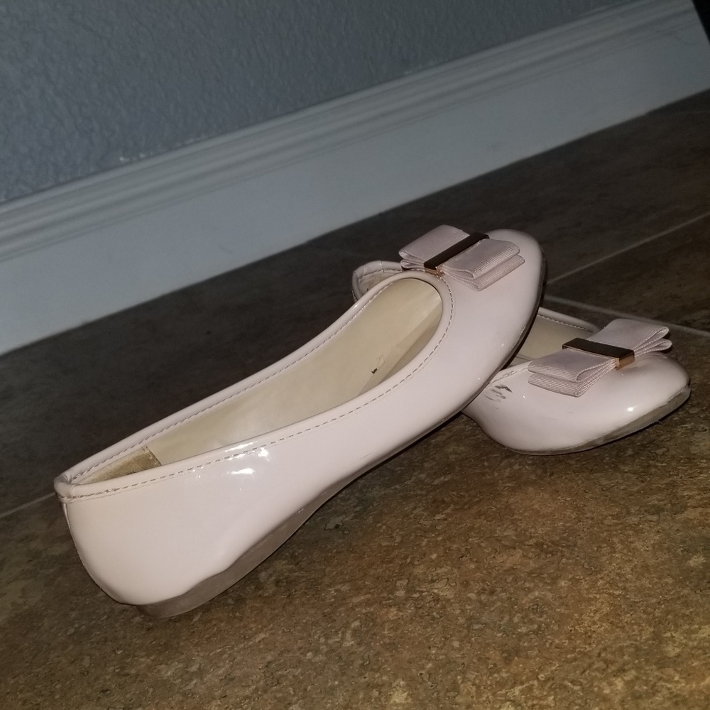 Tan/pinkish Flats
